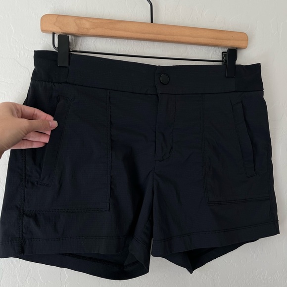 Athleta Trekkie shorts black 6 - Picture 3 of 8